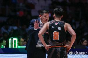 九游-未能成英雄石奎12中6空砍全场最高25分另6板2帽 绝杀三分打铁